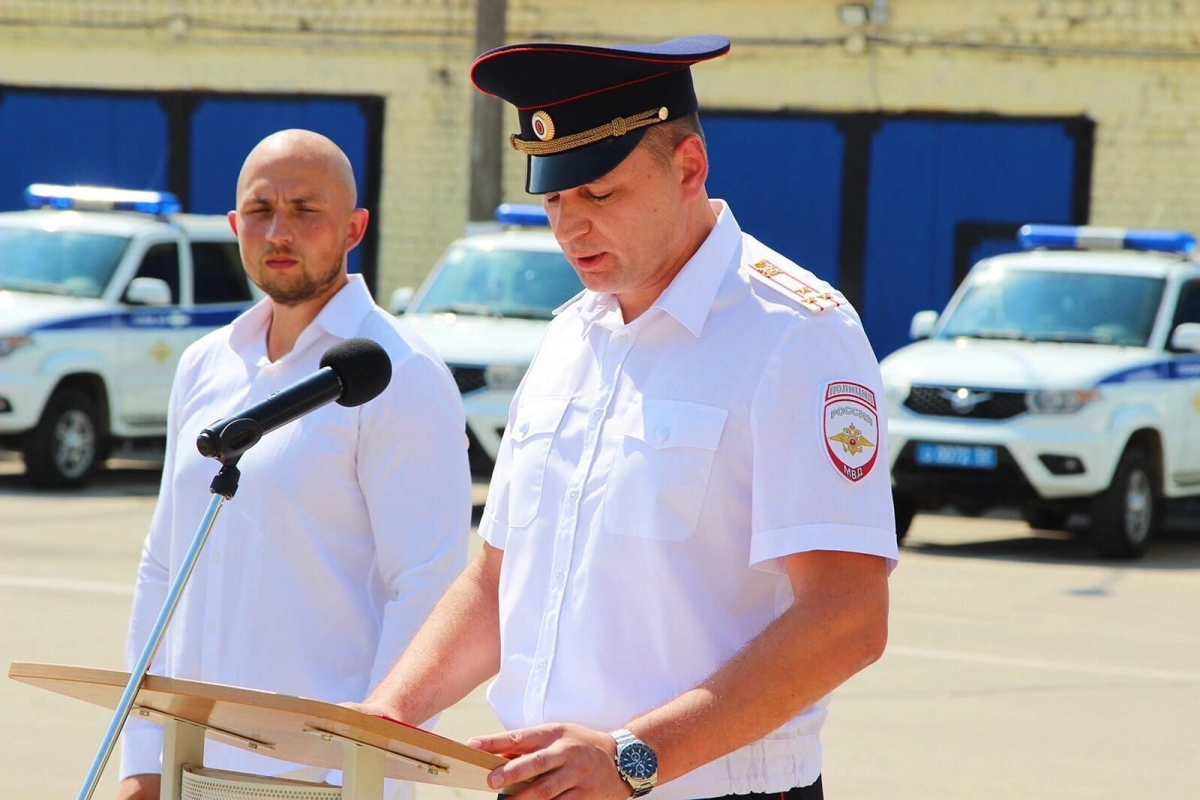 Помощник ректора НГЛУ по связям с общественностью Олег Пикунов выступил  ведущим торжественного построения и церемонии награждения личного состава  полка ППСп Управления МВД России по Нижнему Новгороду | Нижегородский  государственный лингвистический ...